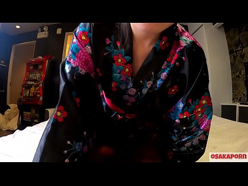 ❤️ Jong cosplay-meisie hou van seks tot orgasme met 'n spuit in 'n perdevrou en 'n blowjob. Asiatiese meisie met harige poes en pragtige tiete in tradisionele Japannese kostuum in amateurvideo wat masturbasie met fokspeelgoed wys. Sakura 3 OSAKAPORN. ☑ Fok video  by ons ☑